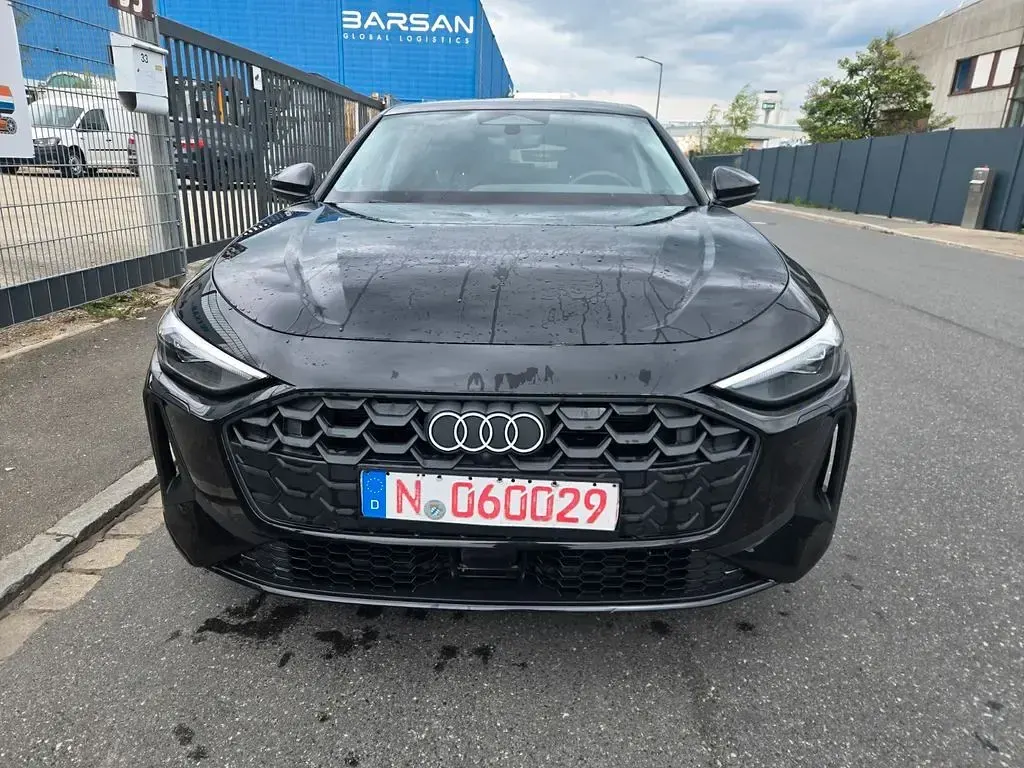 Gebraucht Audi A5 204 PS (150 kW) 2025 Schwarz Limousine