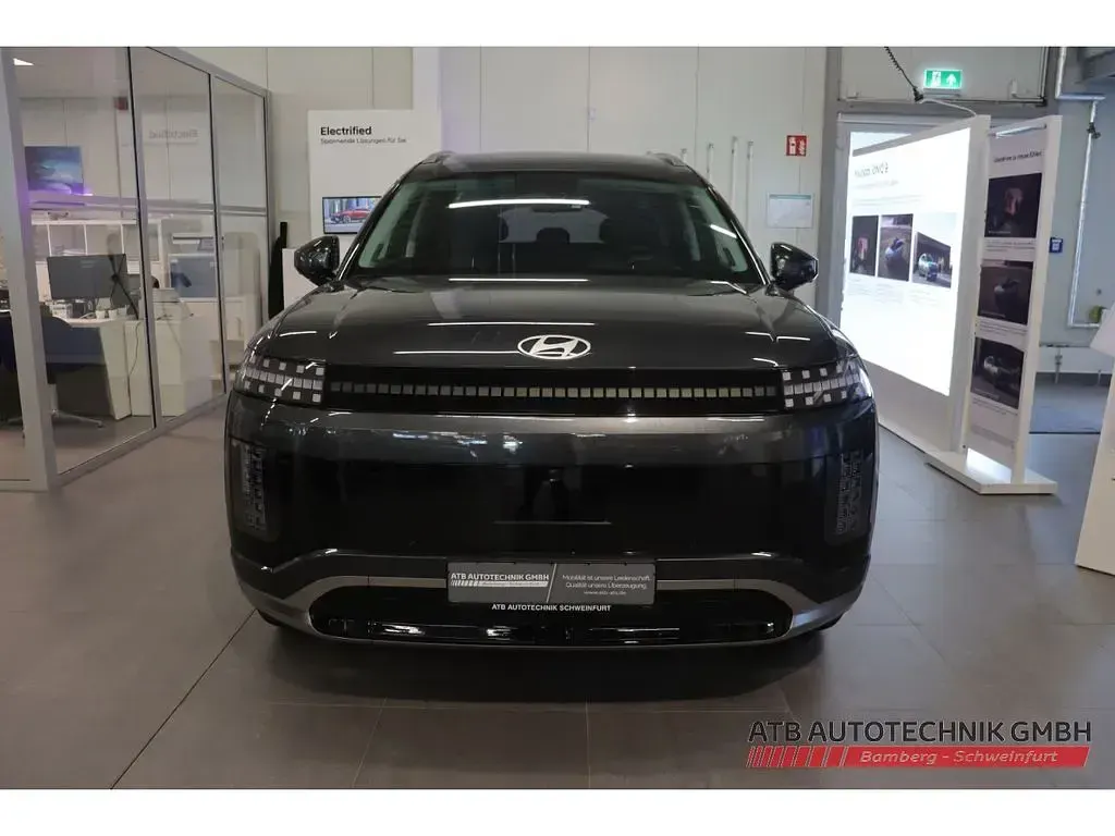 Neu Hyundai Ioniq 9 225 kW (307 PS) 2026 Met (grau SUV