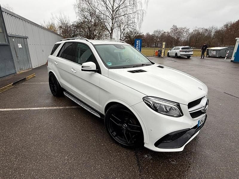 Gebraucht Mercedes GLE400 333 PS (244 kW) 2015 Weiß SUV