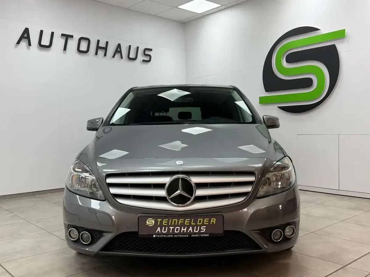 Gebraucht Mercedes B220 170 PS (125 kW) 2014 Grau Kleinwagen