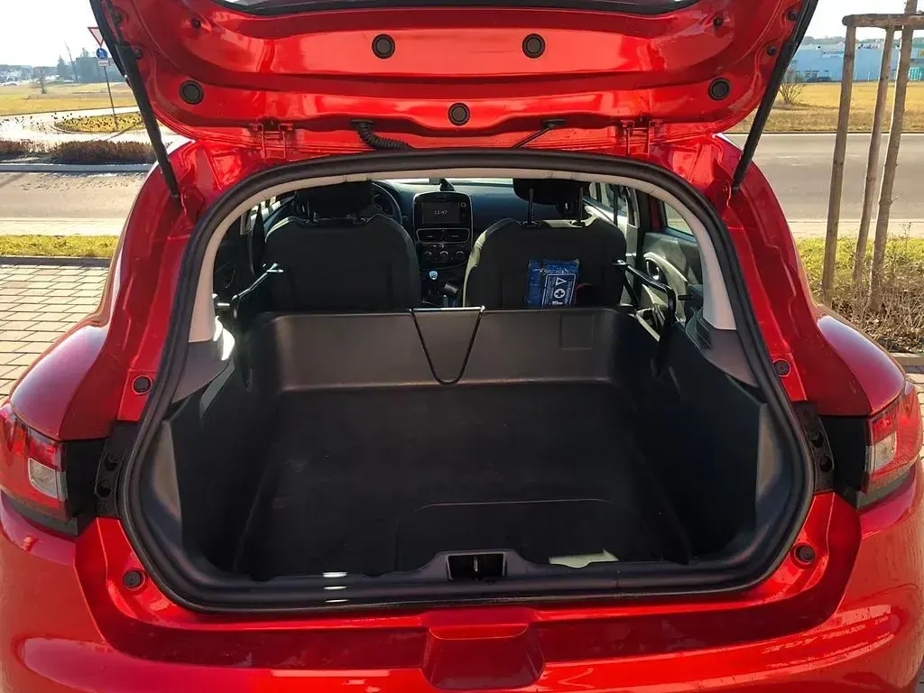 Gebraucht Renault Clio 90 PS (66 kW) 2017 Rot Limousine