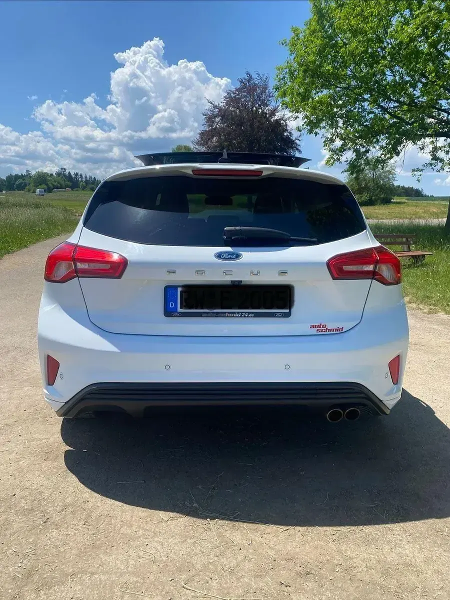 Gebraucht Ford Focus ST-Line 182 PS (133 kW) 2019 Weiß Limousine
