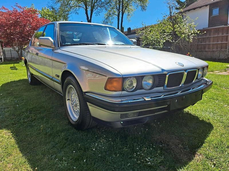 Second-hand BMW 740 286 CP (210 kW) 1992 Argintiu Berlinǎ
