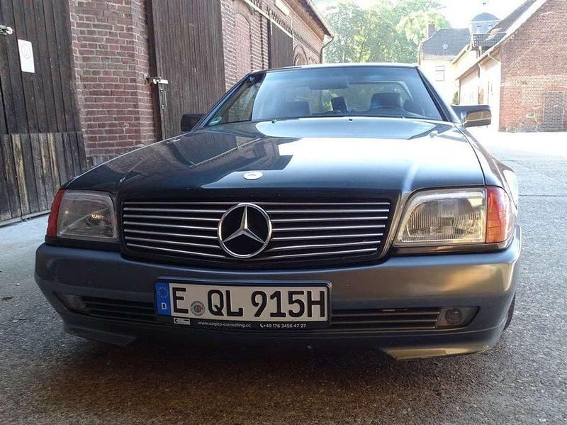 Schwarz Gebraucht 1991 Mercedes SL300 Cabrio | 13.900 € - Bild 1/4