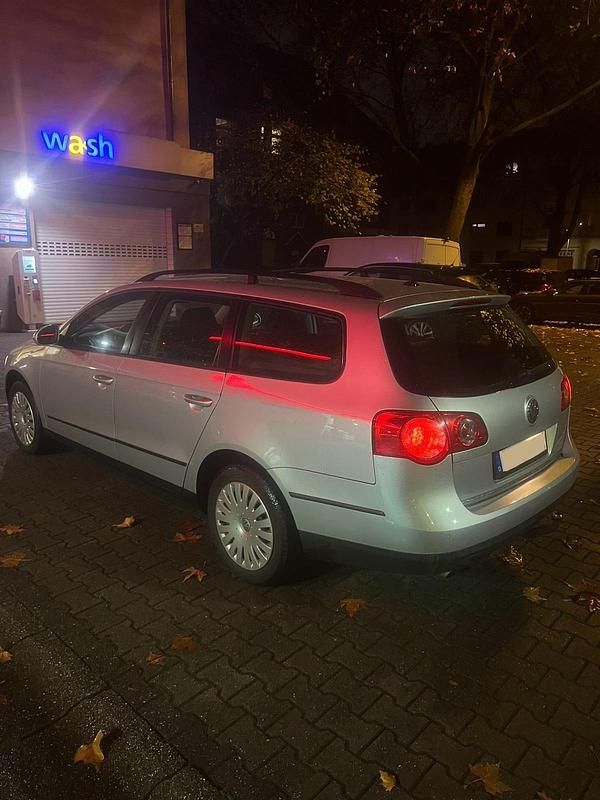 Silber Gebraucht 2009 VW Passat Kombi | 2.499 € (Superpreis) - Bild 1/4