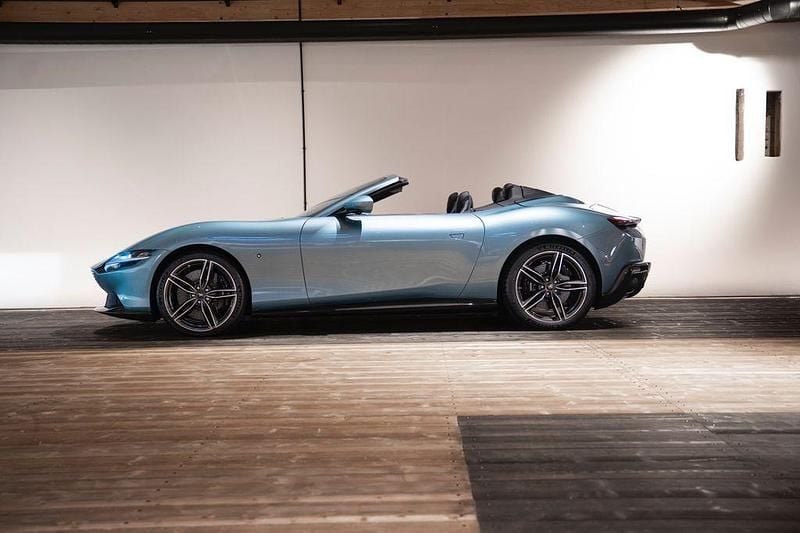 Neu Ferrari Roma 620 PS (456 kW) 2025 Blau Cabrio