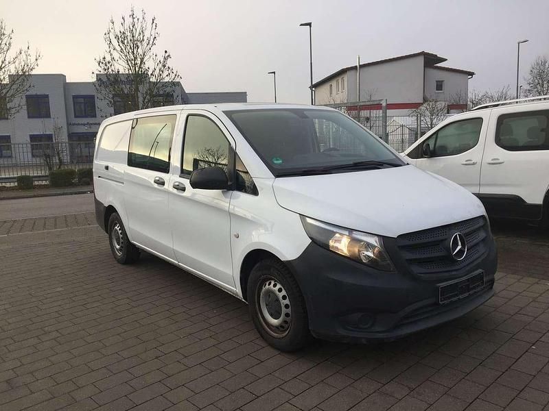 Gebraucht Mercedes Vito 114 PS (83 kW) 2018 Weiß Van