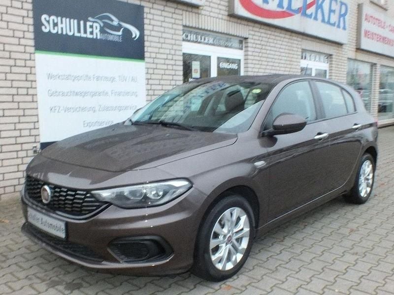 Gebraucht Fiat Tipo Easy 95 PS (69 kW) 2017 Grau Limousine