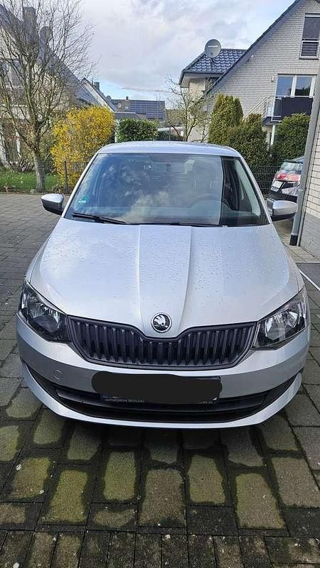 Gebraucht Skoda Fabia Active 60 PS (44 kW) 2016 Silber Limousine