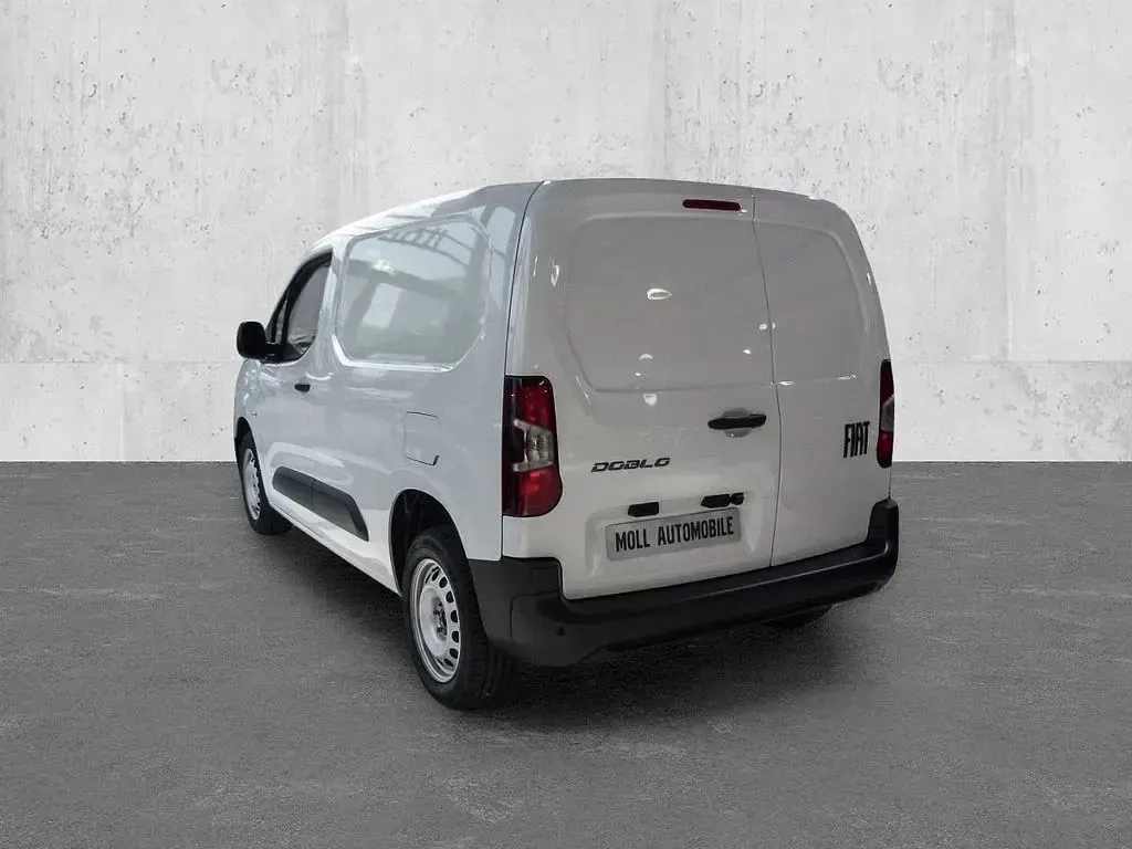 Gebraucht Fiat Doblò 102 PS (75 kW) 2025 Weiß Van / Kleinbus
