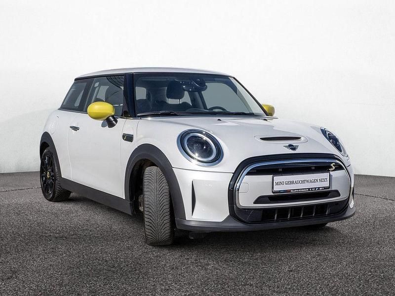 Gebraucht Mini Cooper SE Classic 135 kW (184 PS) 2023 Weiß Kleinwagen