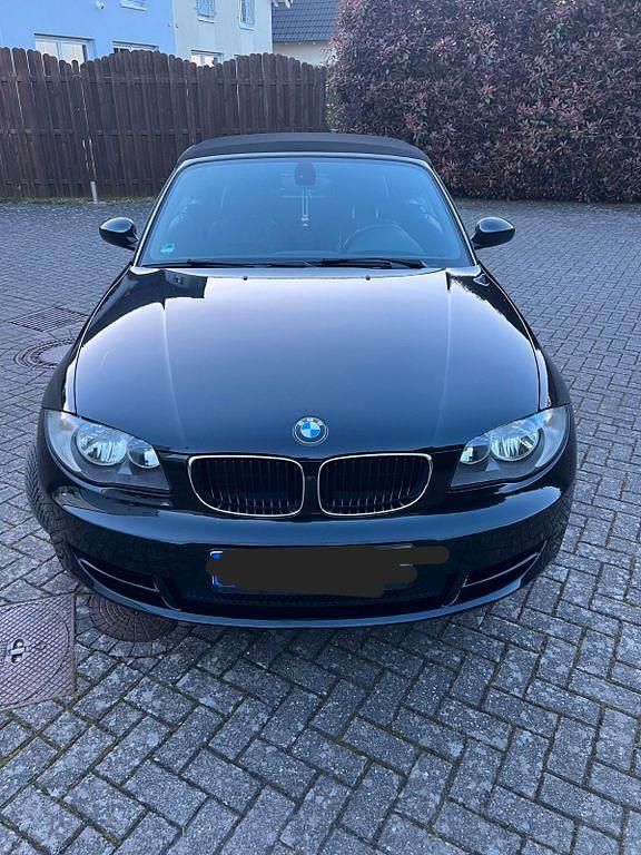 Schwarz Gebraucht 2008 BMW 118 Cabriolet Cabrio | 7.999 € (Etwas zu teuer) - Bild 1/4