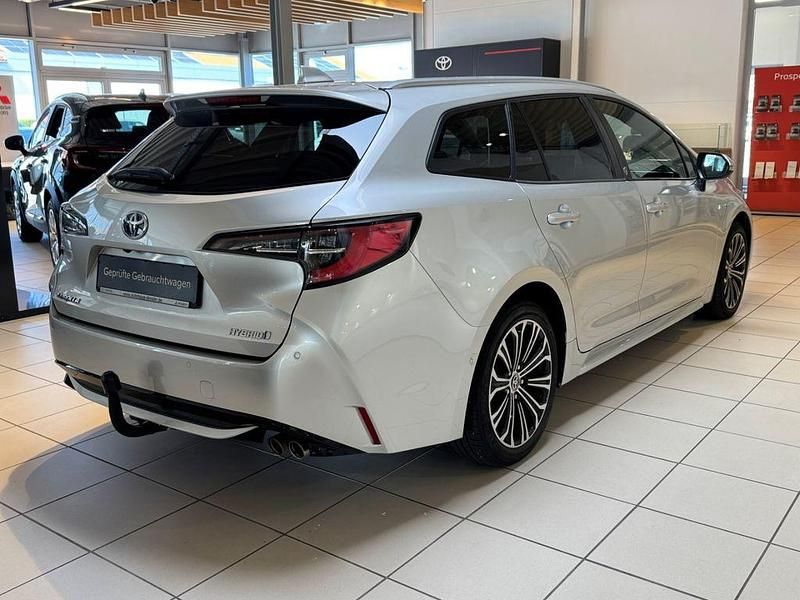 Gebraucht Toyota Corolla Team 184 PS (135 kW) 2021 Precious silver Kombi
