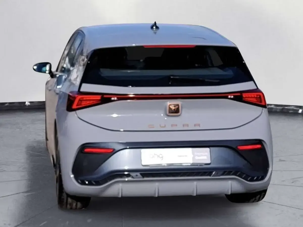 Usata Cupra Born 150 kW (204 CV) 2023 Grigio Utilitaria