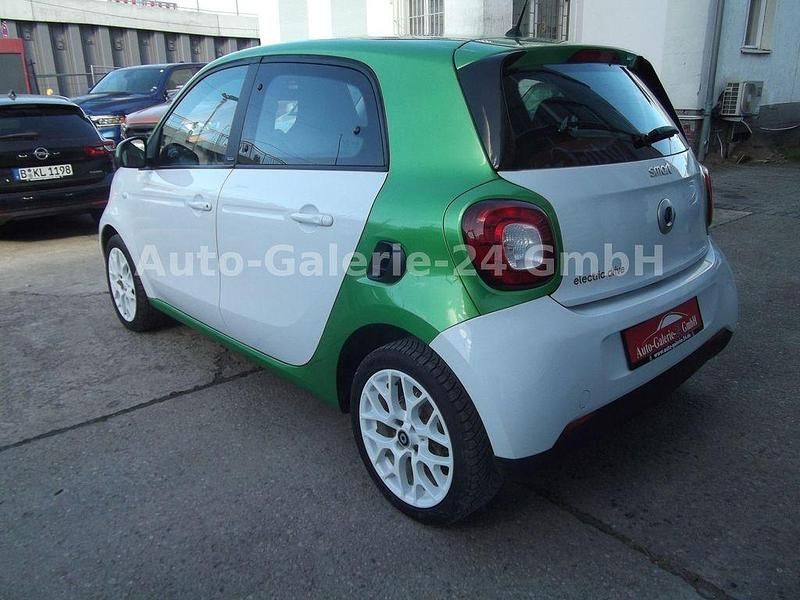 Gebraucht Smart ForFour Electric Drive 60 kW (82 PS) 2018 Weiß Kleinwagen