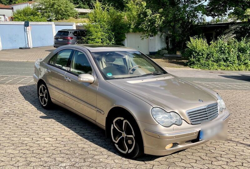 Gebraucht Mercedes C220 Elegance 143 PS (105 kW) 2000 Gold Limousine