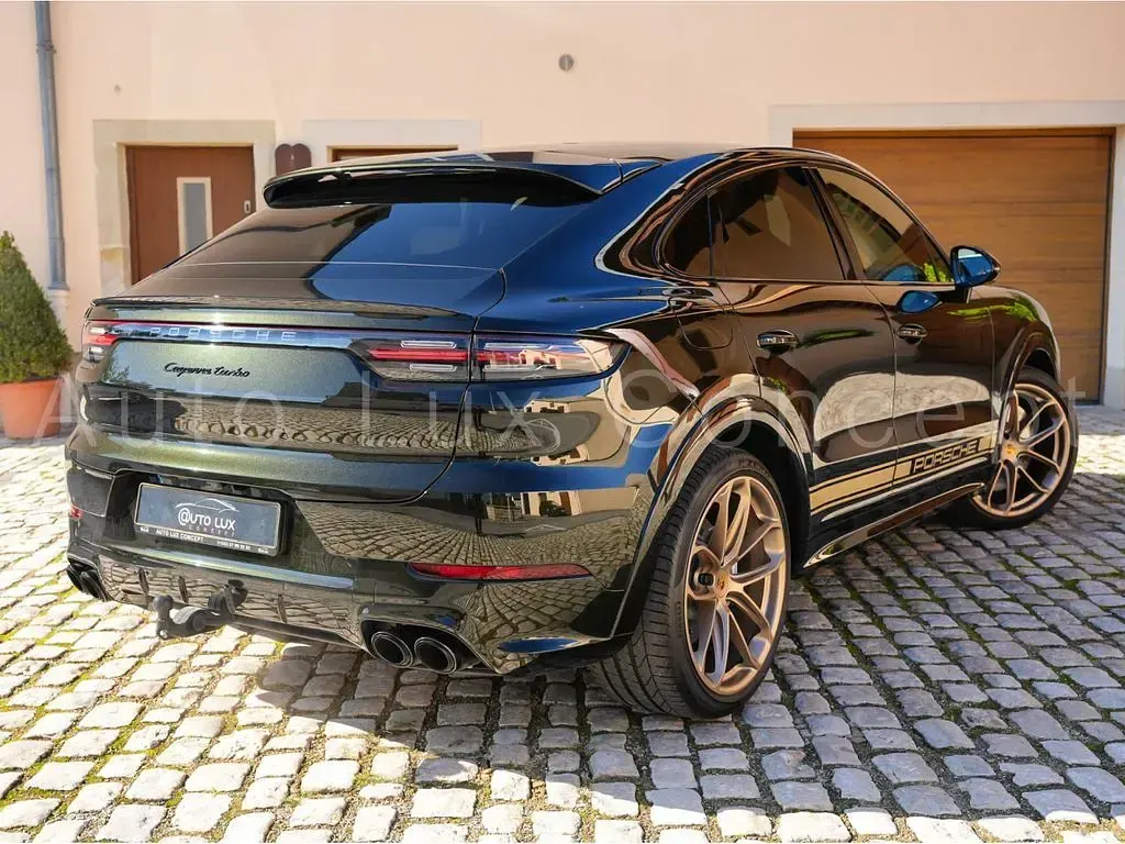 Gebraucht Porsche Cayenne Turbo 549 PS (403 kW) 2022 Grün SUV
