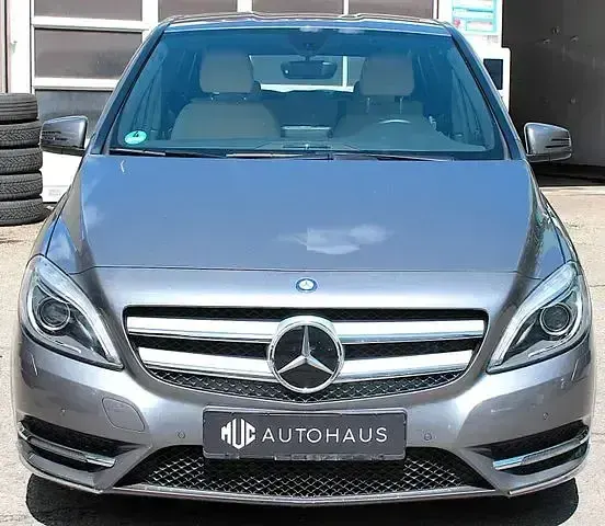 Używany Mercedes B200 150 KM (110 kW) 2014 Szary Minivan