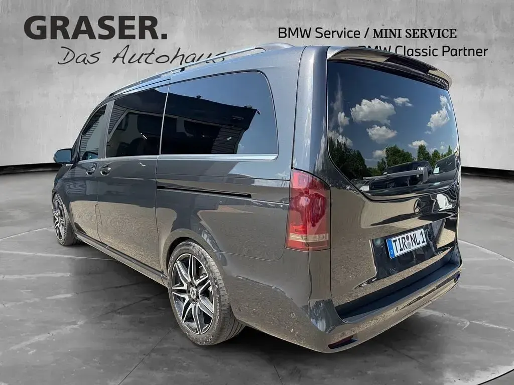 Gebraucht Mercedes V300 AMG line 237 PS (174 kW) 2022 Grau Van / Kleinbus