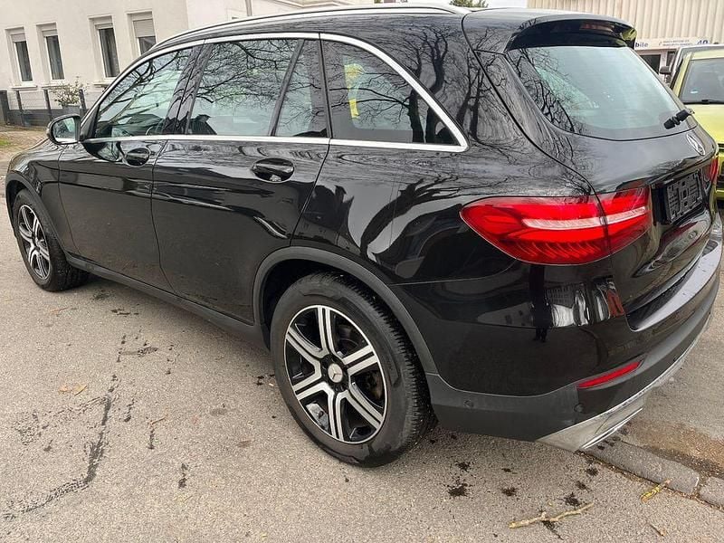 Gebraucht Mercedes GLC250 204 PS (150 kW) 2016 Schwarz SUV