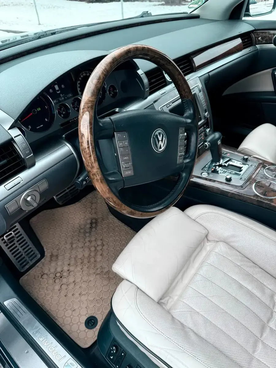 Gebraucht VW Phaeton 245 PS (180 kW) 2009 Blau Limousine