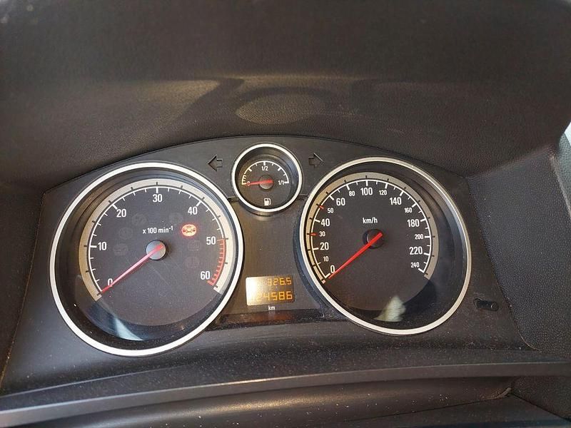 Gebraucht Opel Zafira Edition 150 PS (110 kW) 2005 Silber Van / Kleinbus