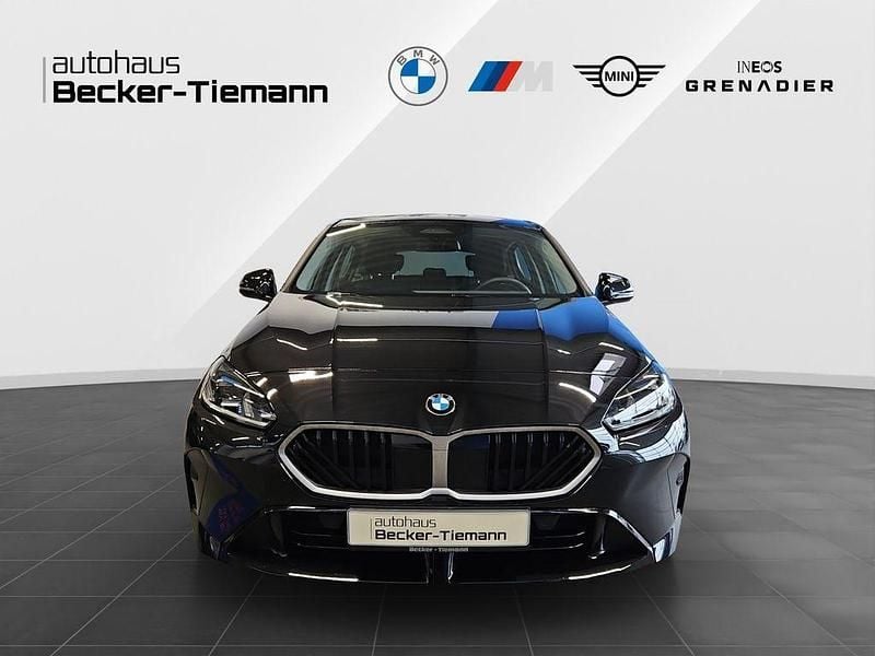 Gebraucht BMW 120 M Sport 156 PS (114 kW) 2025 Saphirschwarz Kleinwagen