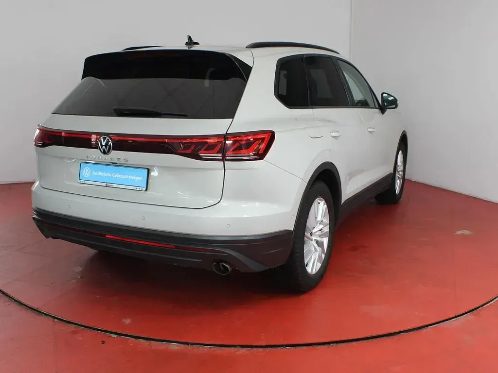 Gebraucht VW Touareg Basis 231 PS (169 kW) 2025 Sechura beige metallic (metallic) SUV