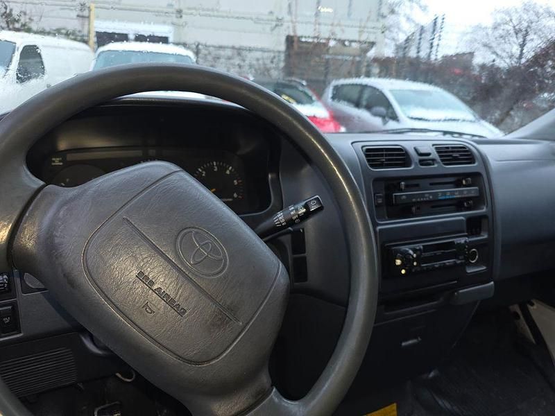 Gebraucht Toyota HiAce 120 PS (88 kW) 2011 Weiß Van / Kleinbus