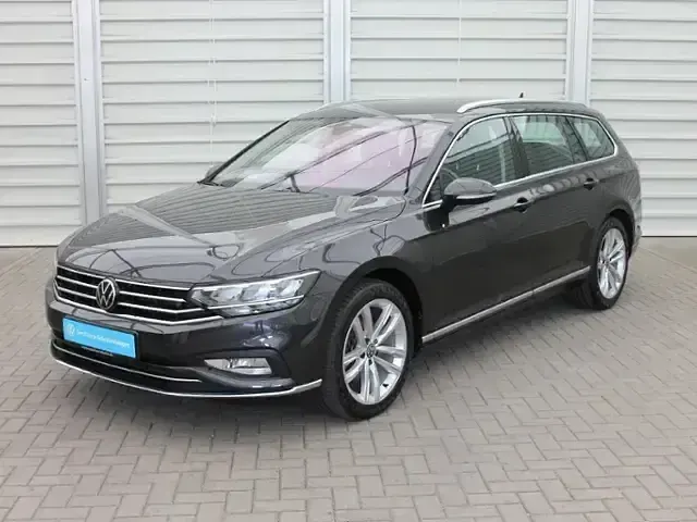 Gebraucht VW Passat Elegance 150 PS (110 kW) 2022 Grau Kombi
