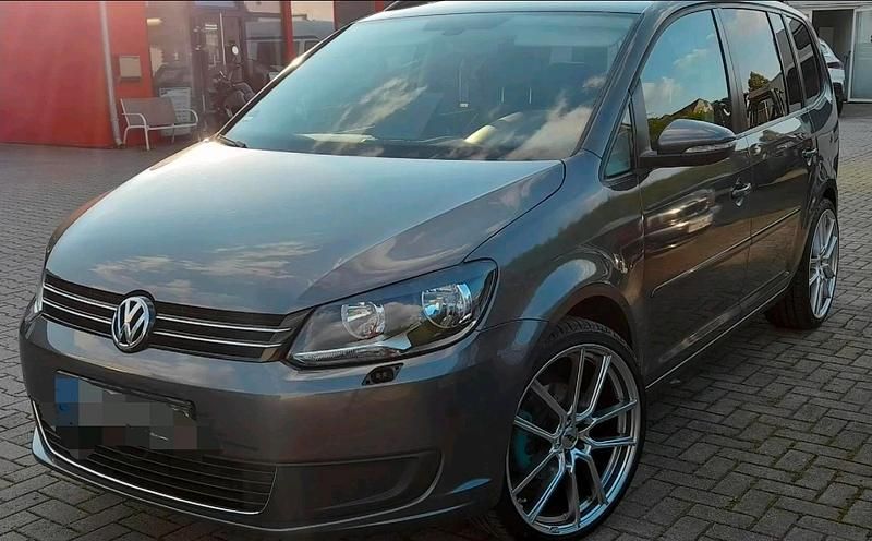 Grau Gebraucht 2011 VW Touran Van / Kleinbus | 5.500 € (Guter Preis) - Bild 1/1