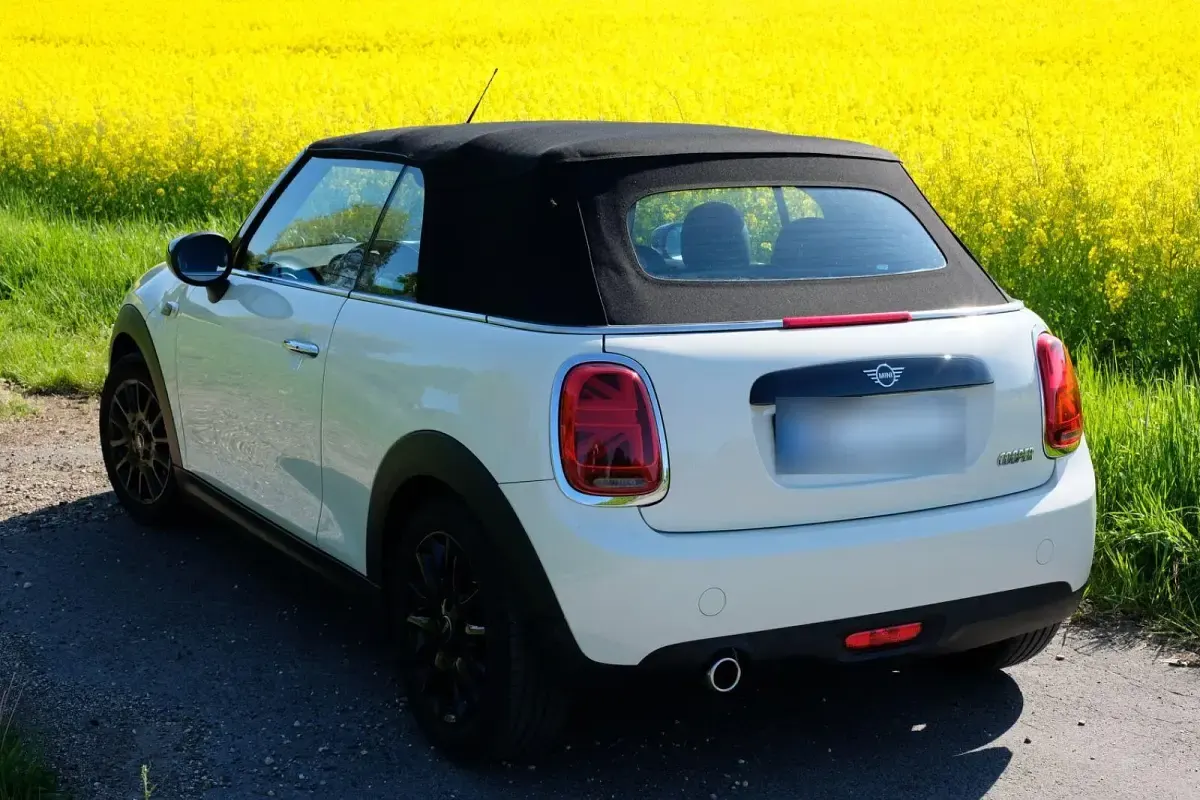 Gebraucht Mini Cooper 136 PS (100 kW) 2020 Weiß Kleinwagen