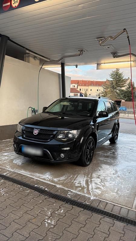 Gebraucht Fiat Freemont 170 PS (125 kW) 2014 Schwarz SUV