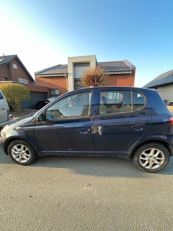 Gebraucht Toyota Yaris 65 PS (47 kW) 2005 Blau Kleinwagen