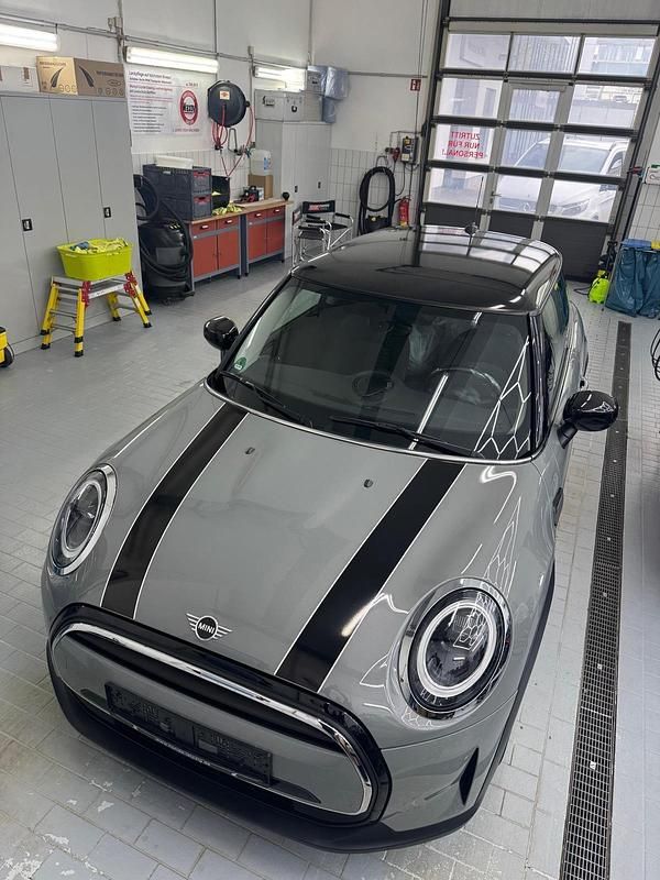 Grau Gebraucht 2021 Mini Cooper Kleinwagen | 13.899 € (Superpreis) - Bild 1/4