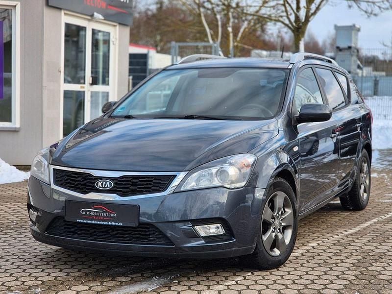 Grau Gebraucht 2010 Kia Ceed Sportswagon Vision Kombi | 4.950 € (Fairer Preis) - Bild 1/4