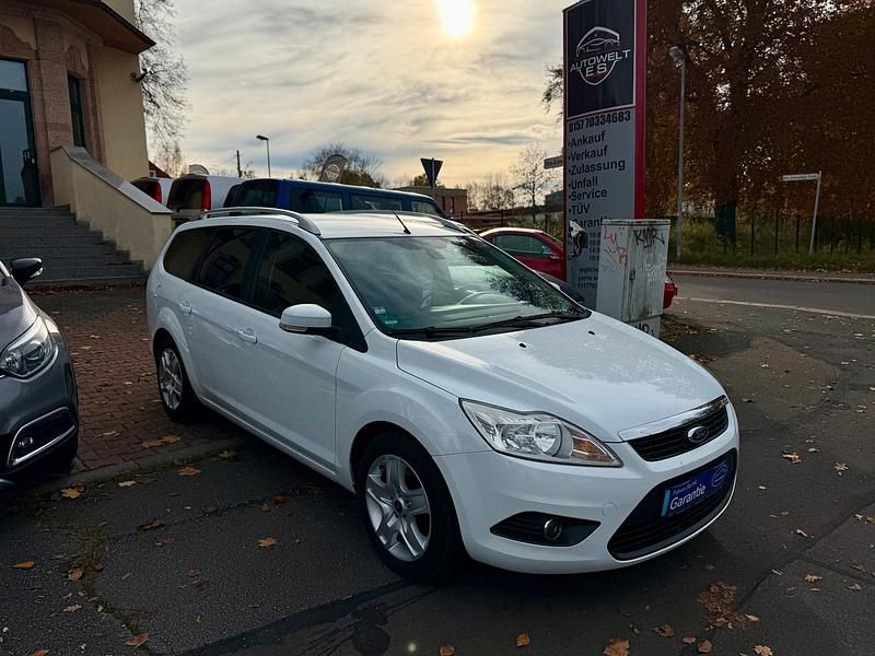 Weiß Gebraucht 2009 Ford Focus Kombi | 2.999 € (Fairer Preis) - Bild 1/4