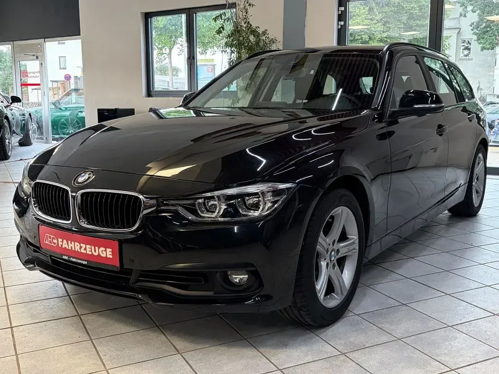 Gebraucht BMW 330 Advantage 252 PS (185 kW) 2018 Schwarz Kombi