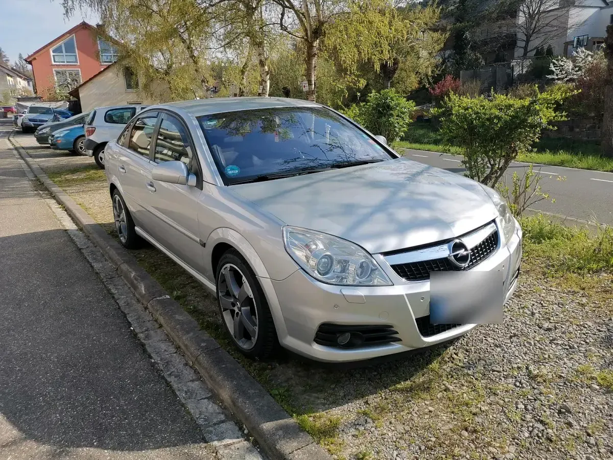 Gebraucht Opel Vectra Edition+ 150 PS (110 kW) 2007 Silber Limousine