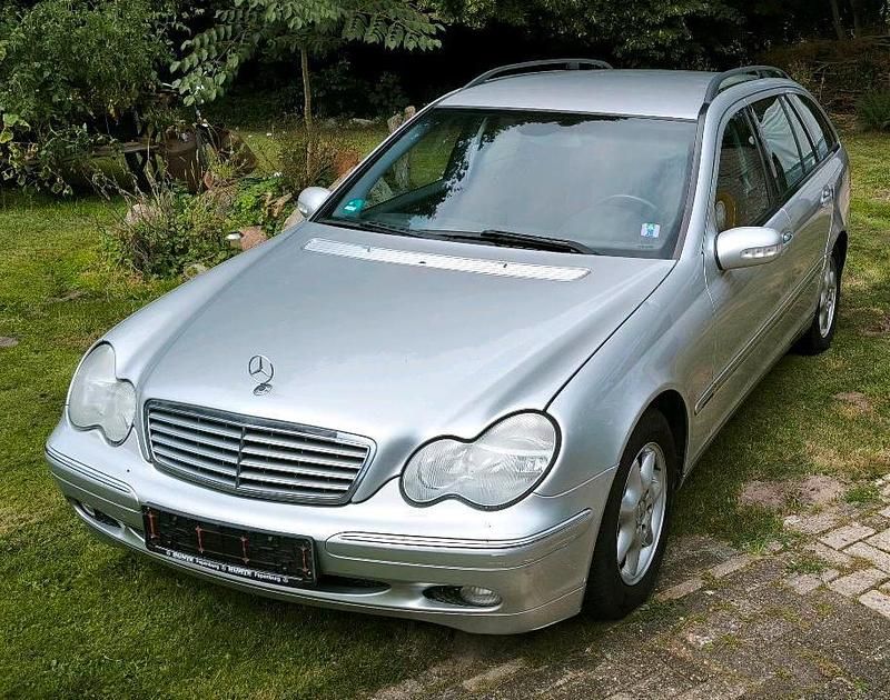 Silber Gebraucht 2004 Mercedes C180 Kombi | 800 € (Superpreis) - Bild 1/4