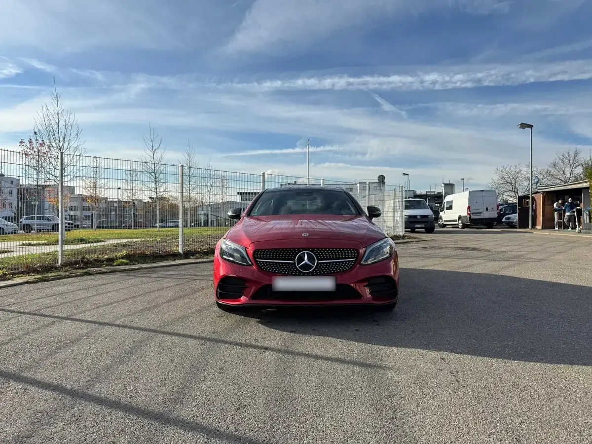 Gebraucht Mercedes C300 245 PS (180 kW) 2019 Andere farben Coupé