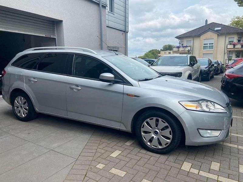 Gebraucht Ford Mondeo Trend 131 PS (96 kW) 2007 Silber Kombi