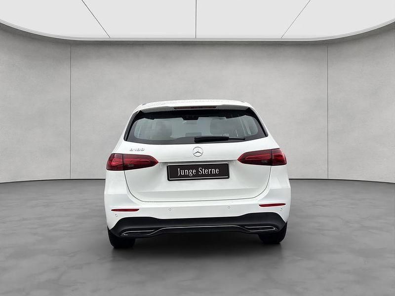 Gebraucht Mercedes B180 Advanced 136 PS (100 kW) 2025 Polarweiß Van / Kleinbus