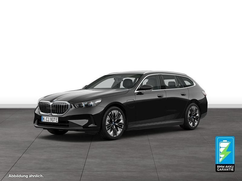 Gebraucht BMW 530e 299 PS (219 kW) 2024 Schwarz Kombi
