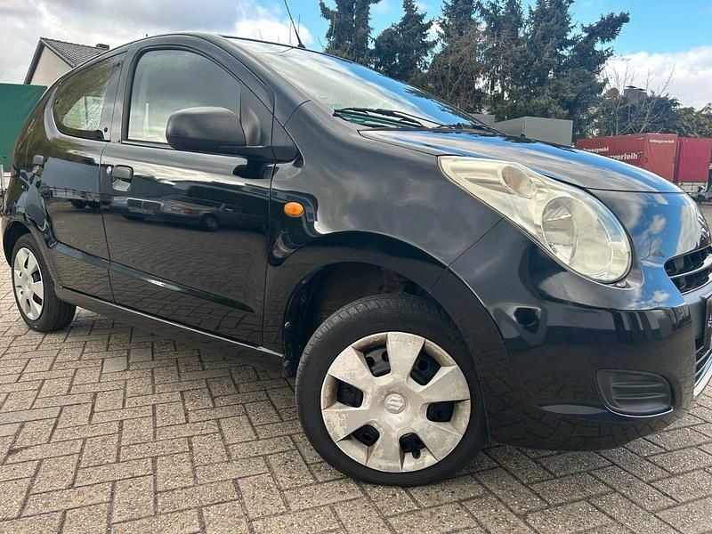 Gebraucht Suzuki Alto 65 PS (47 kW) 2012 Schwarz Kleinwagen