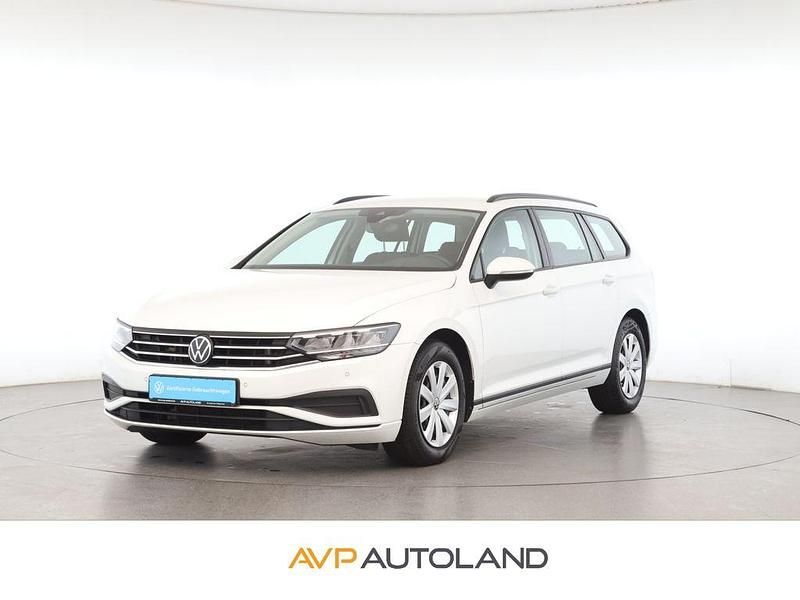 Pure white Gebraucht 2022 VW Passat Basis Kombi | 20.540 € (Guter Preis) - Bild 1/4