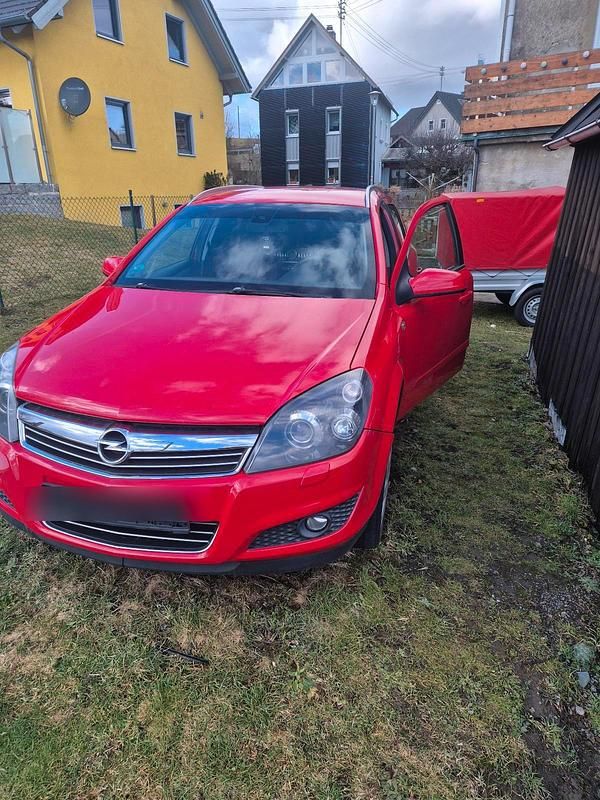 Gebraucht Opel Astra 110 PS (80 kW) 2008 Rot Kombi
