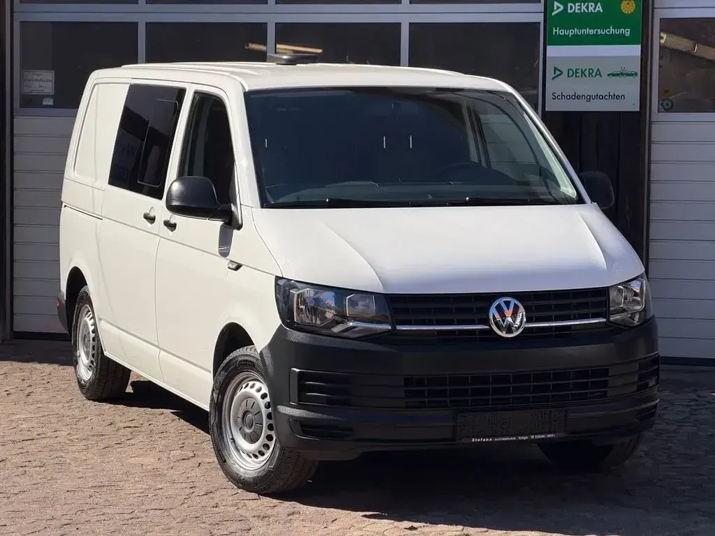 Gebraucht VW Transporter Basis 102 PS (75 kW) 2016 Candyweiss Van
