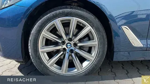 Używany BMW 520 Efficient Dynamics 190 KM (139 kW) 2022 Niebieski Kombi