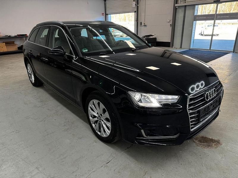 Gebraucht Audi A4 Design 150 PS (110 kW) 2019 Brillantschwarz Kombi